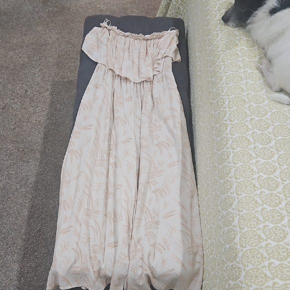 Chic Cream Jumpsuit with Flowing Wide-Leg Design w pockets - Picture 2 of 3